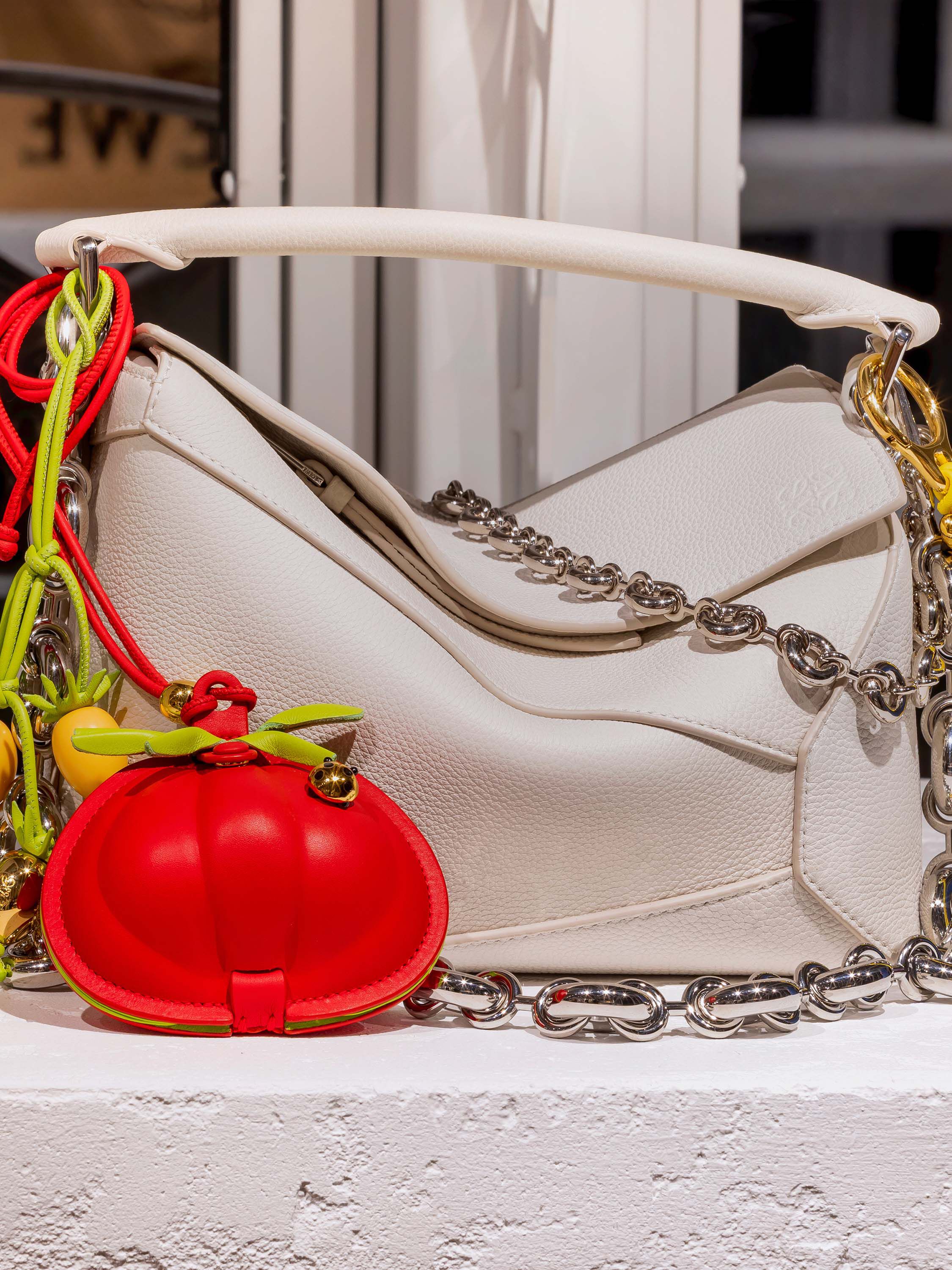 Paula's Ibiza リゾートストア | LOEWE - LOEWE